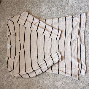 Old Navy cream and black striped vneck tunic sweater size medium